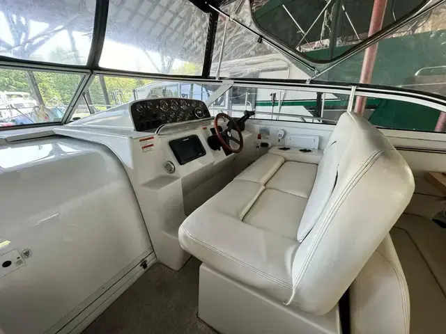 Chris Craft 300 Express Cruiser