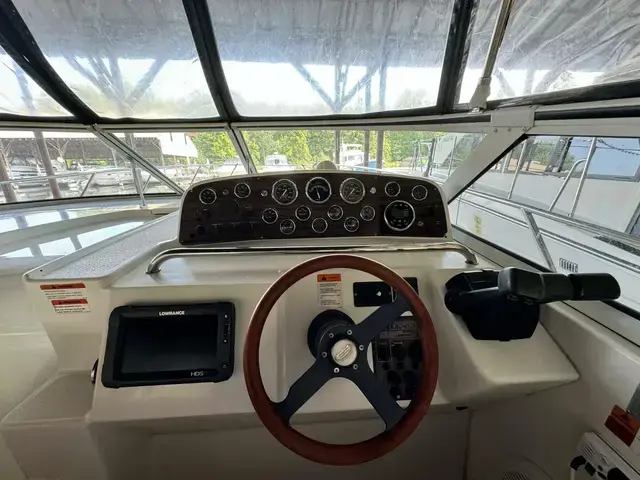 Chris Craft 300 Express Cruiser