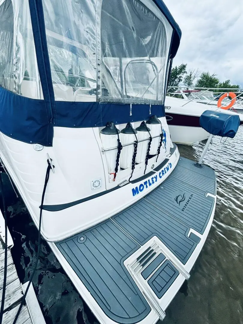 2004 Rinker fiesta vee 290