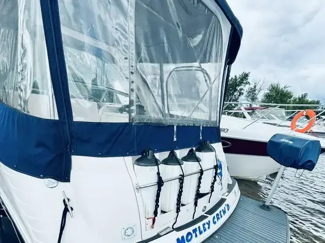 Rinker 290 Fiesta Vee