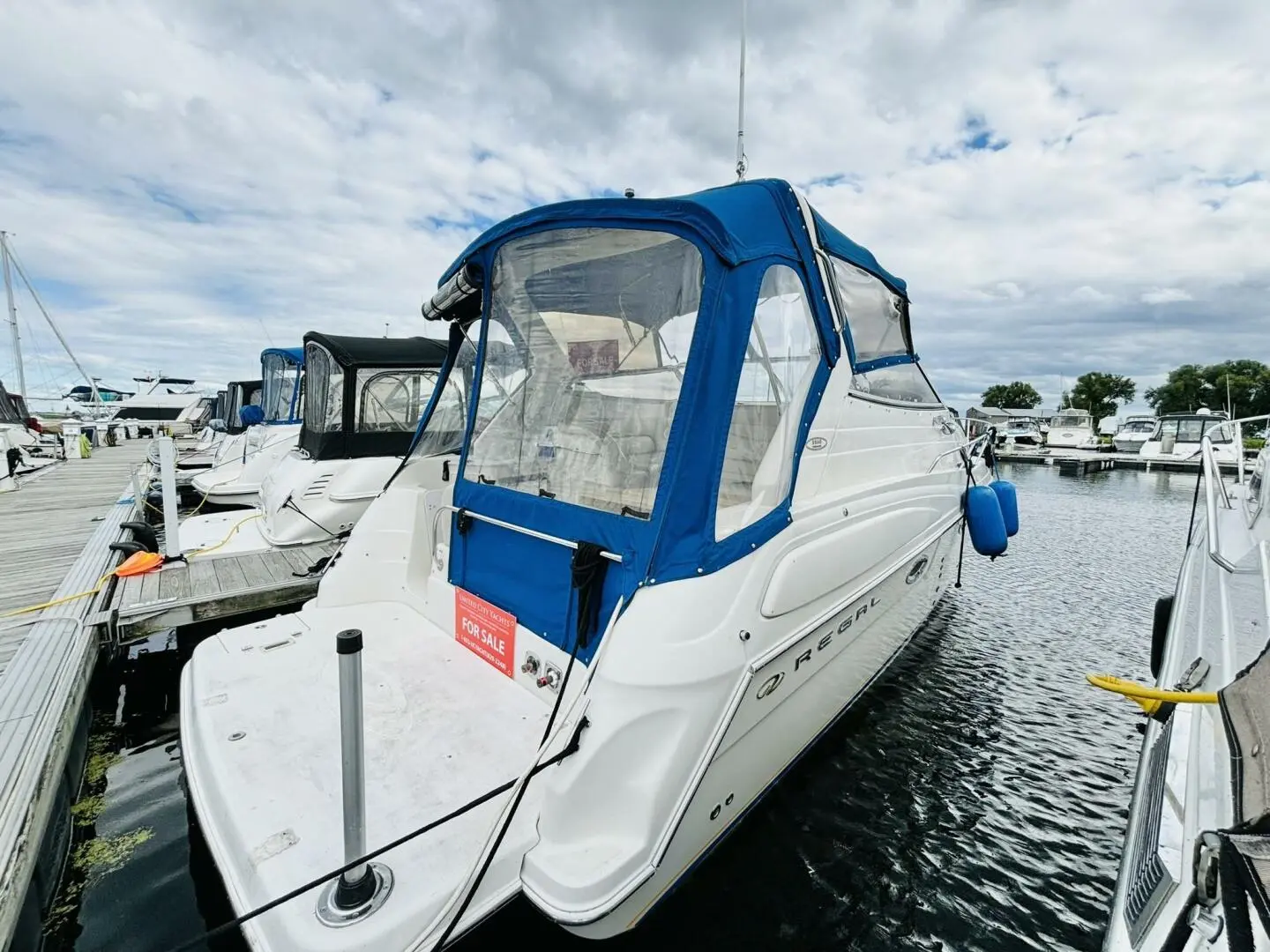 2002 Regal 2860 commodore