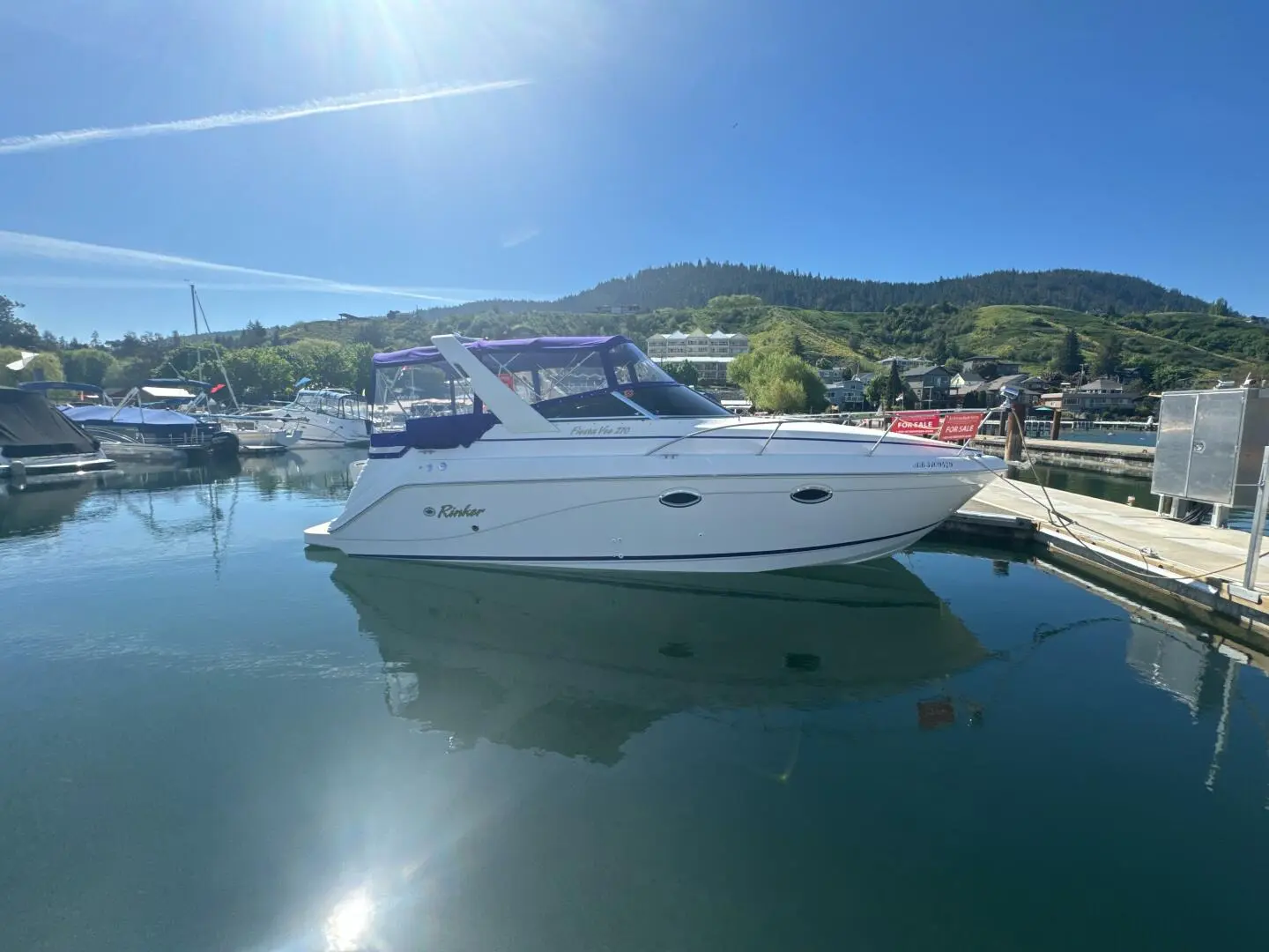 2002 Rinker fiesta vee 270