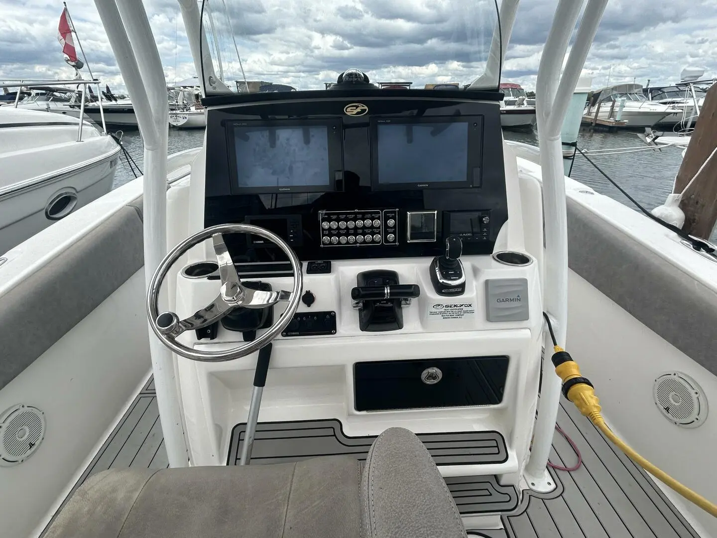 2018 Sea Fox 288 commander