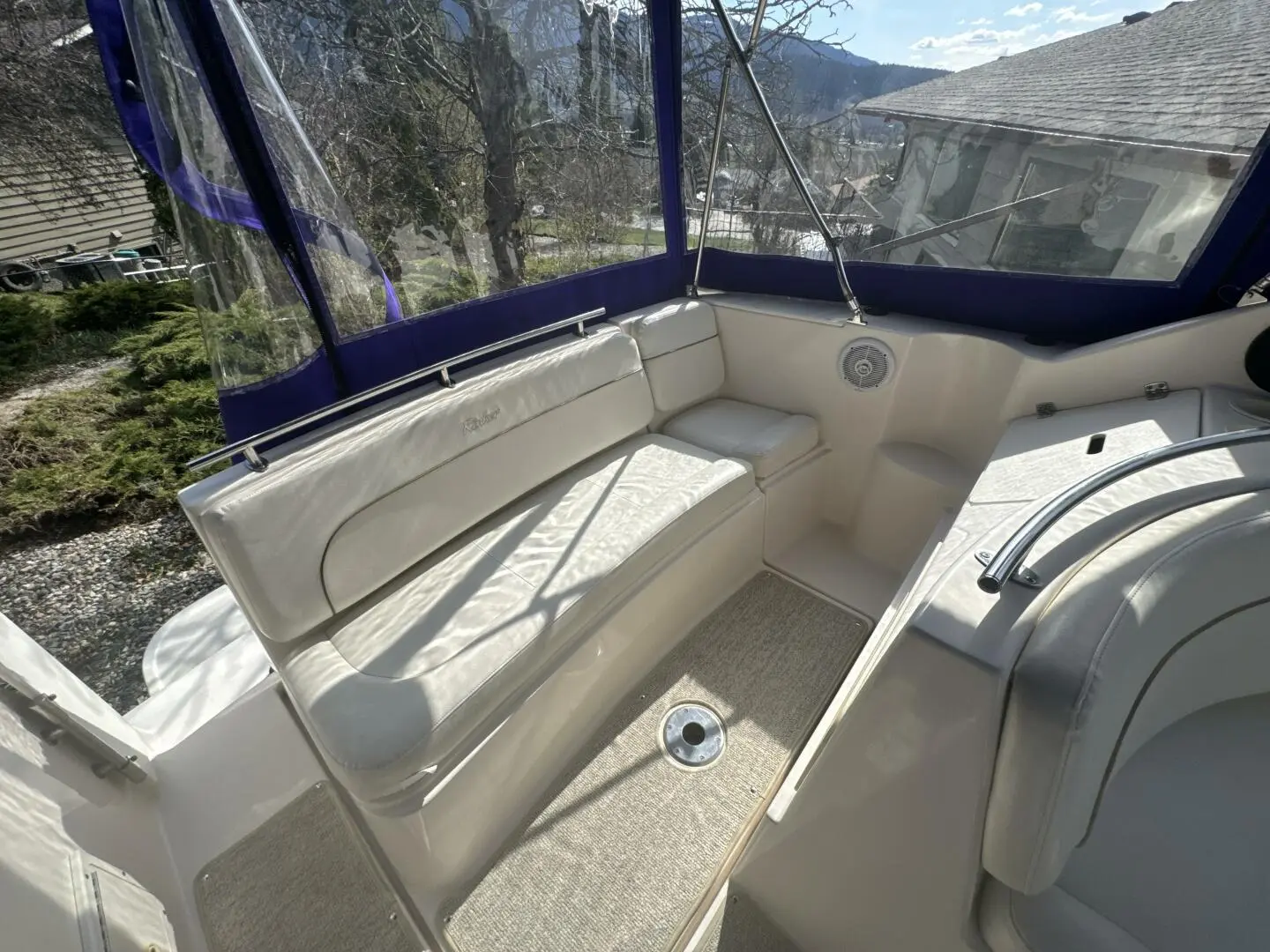 2002 Rinker fiesta vee 270