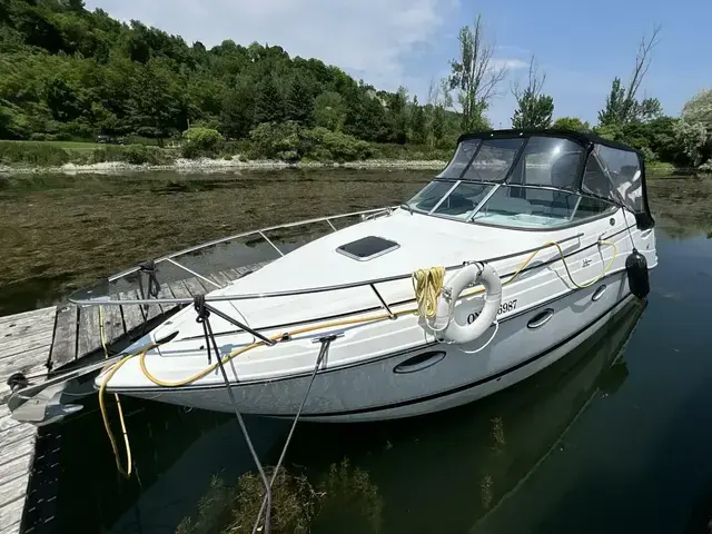 Rinker 260 Express Cruiser