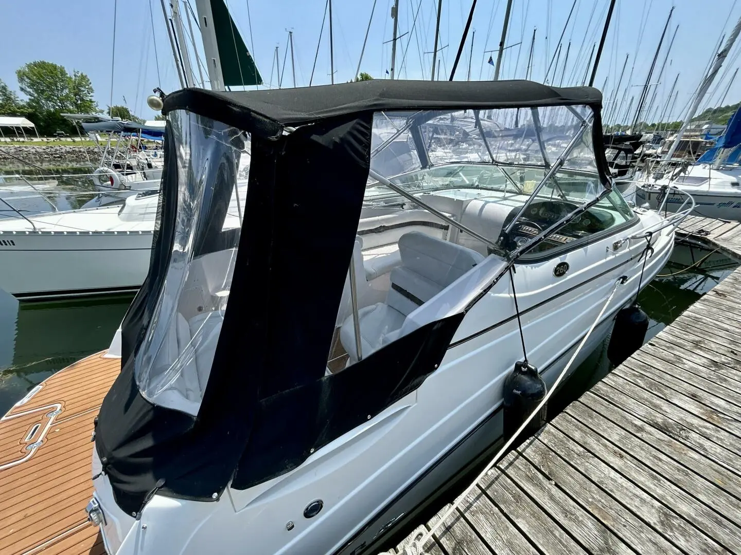 2013 Rinker express cruiser 260