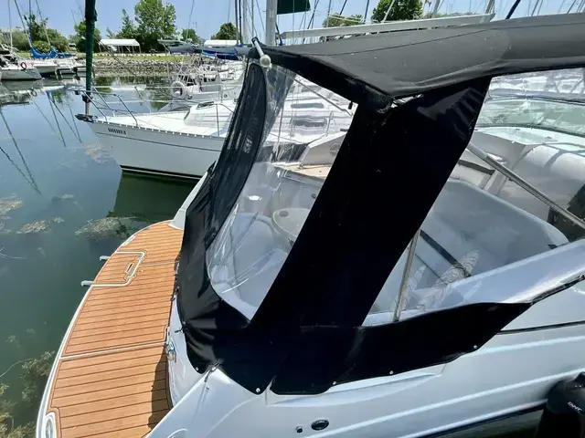 Rinker 260 Express Cruiser