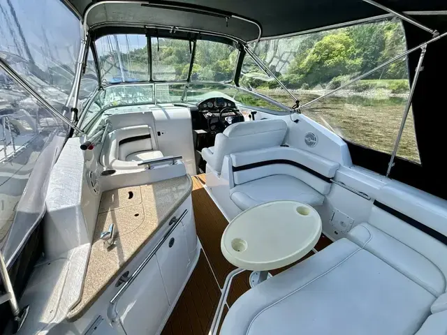 Rinker 260 Express Cruiser