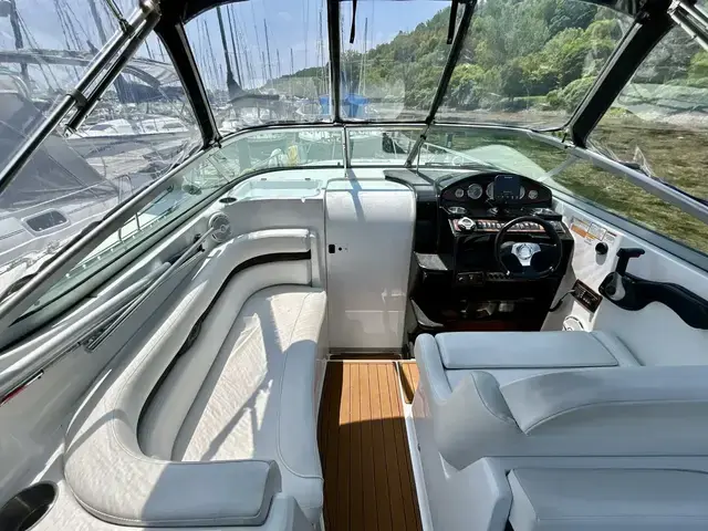 Rinker 260 Express Cruiser