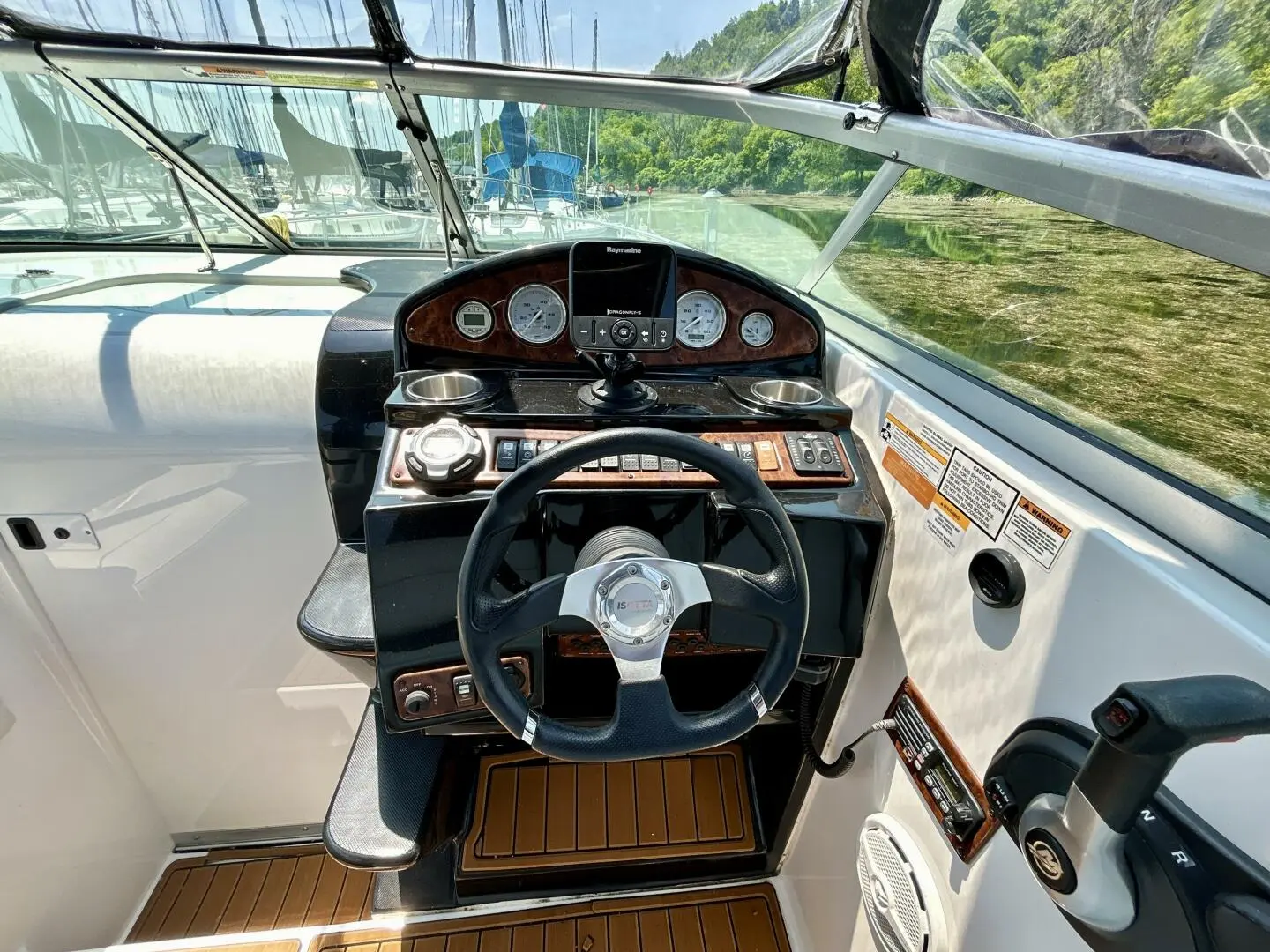 2013 Rinker express cruiser 260