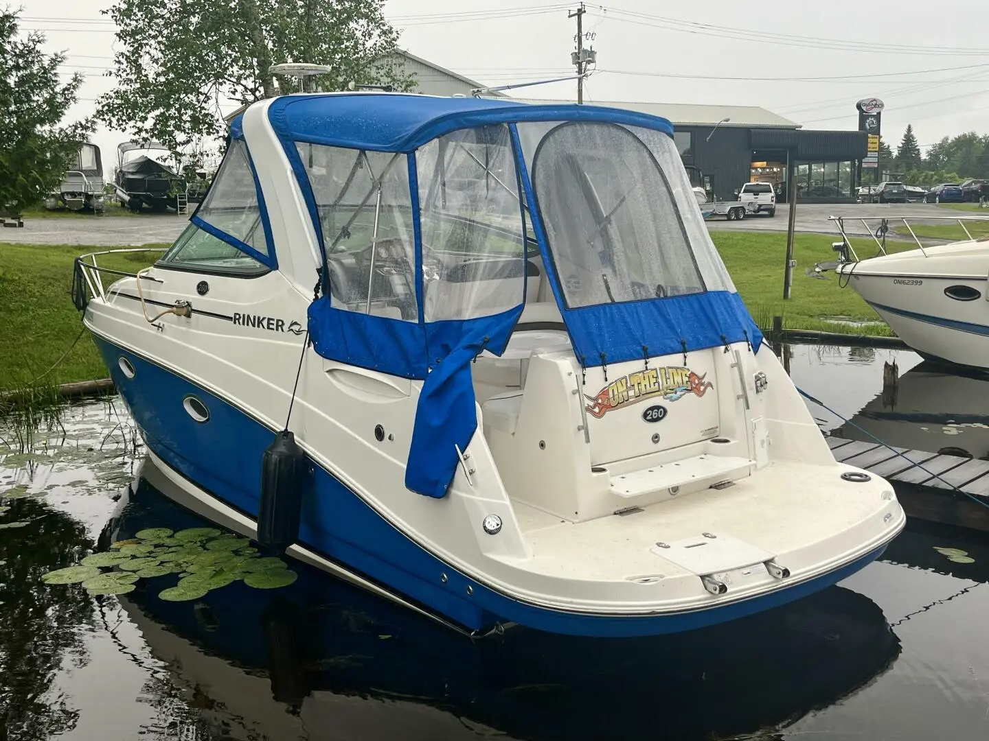 2009 Rinker 260 express