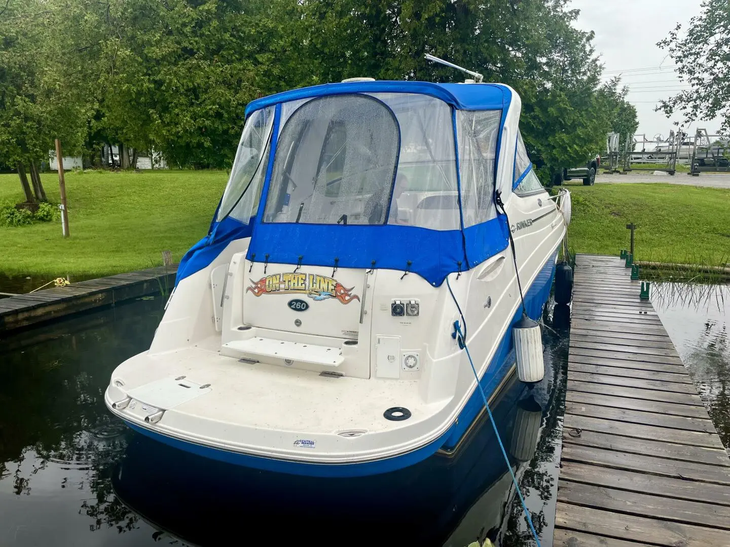 2009 Rinker 260 express