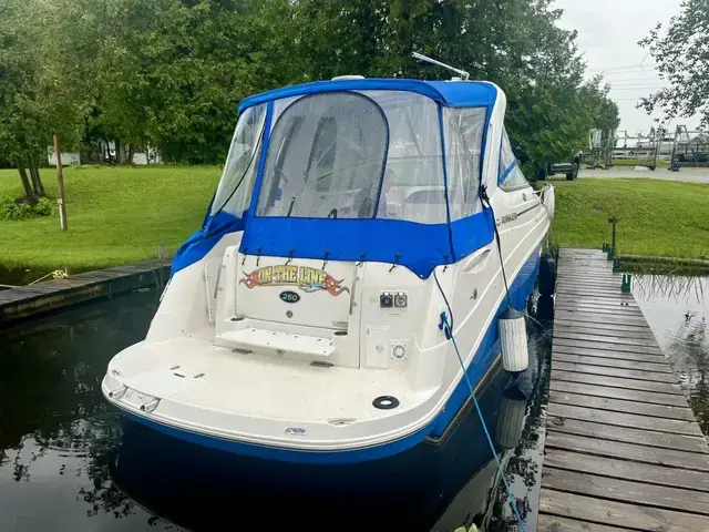 Rinker 260 Express Cruiser