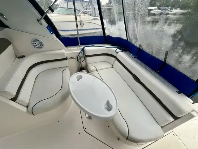 Rinker 260 Express Cruiser