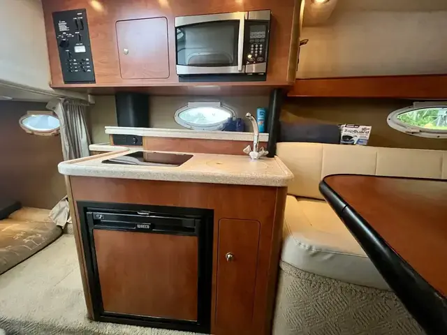 Rinker 260 Express Cruiser