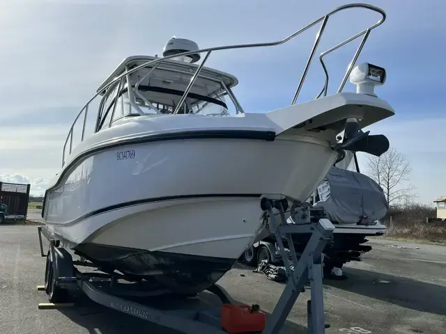 Boston Whaler 255 Conquest