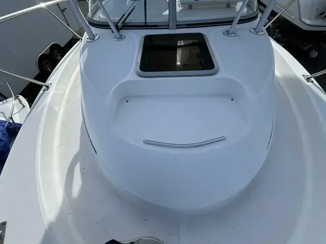 Boston Whaler 255 Conquest