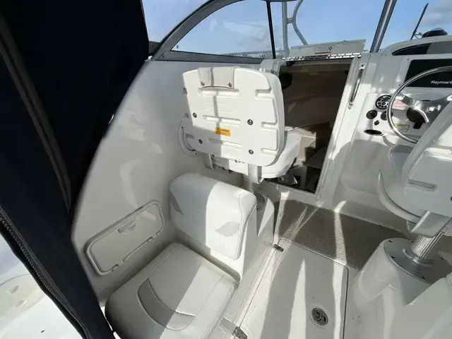 Boston Whaler 255 Conquest