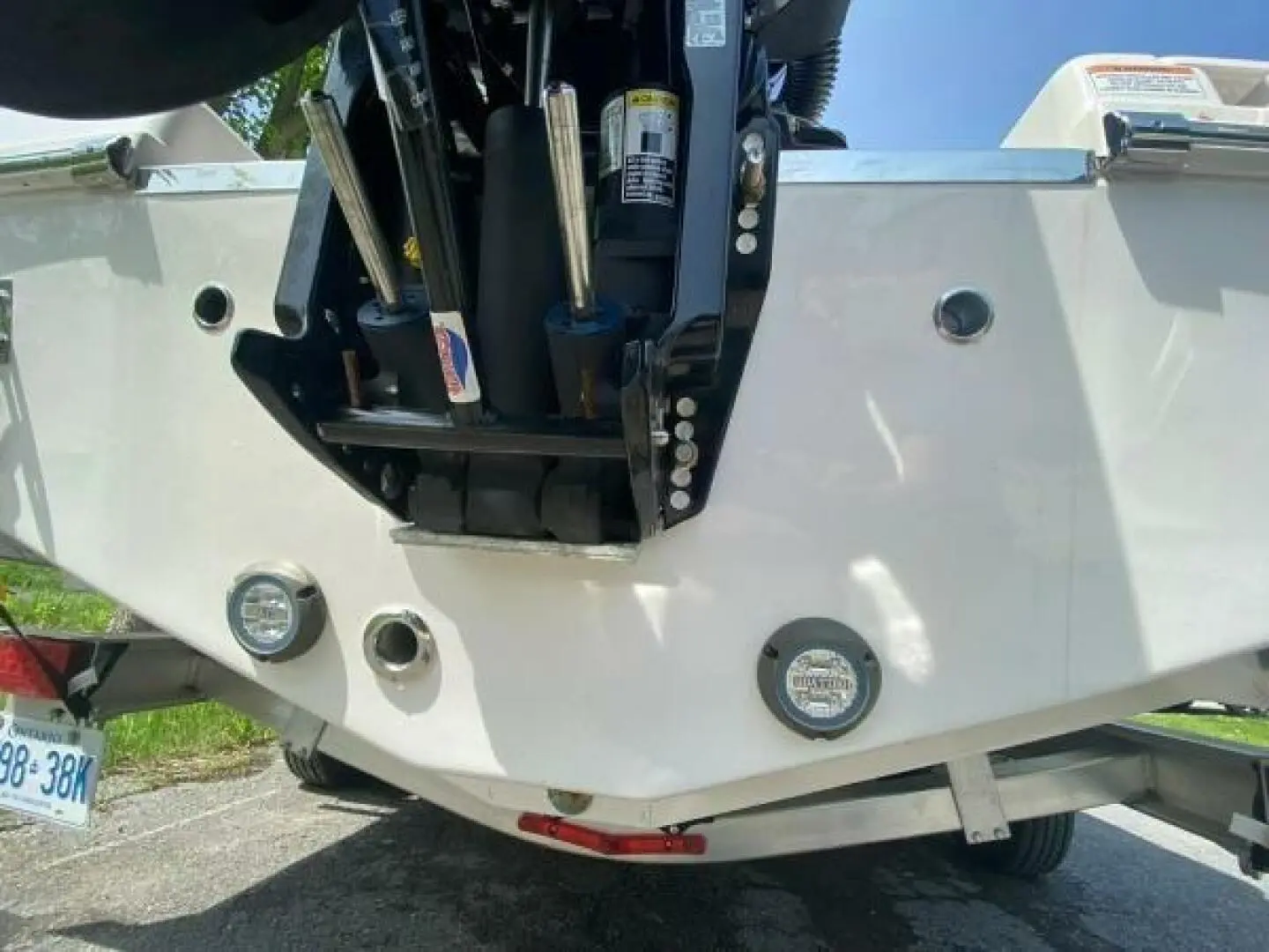 2022 Robalo r230 center console