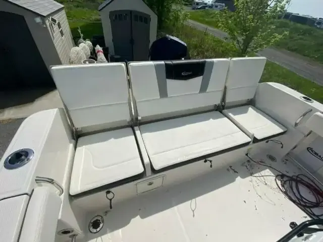 Robalo 230 Center Console