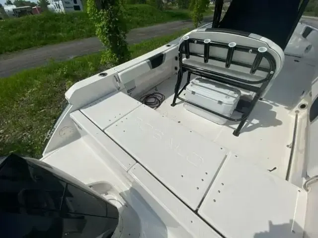 Robalo 230 Center Console