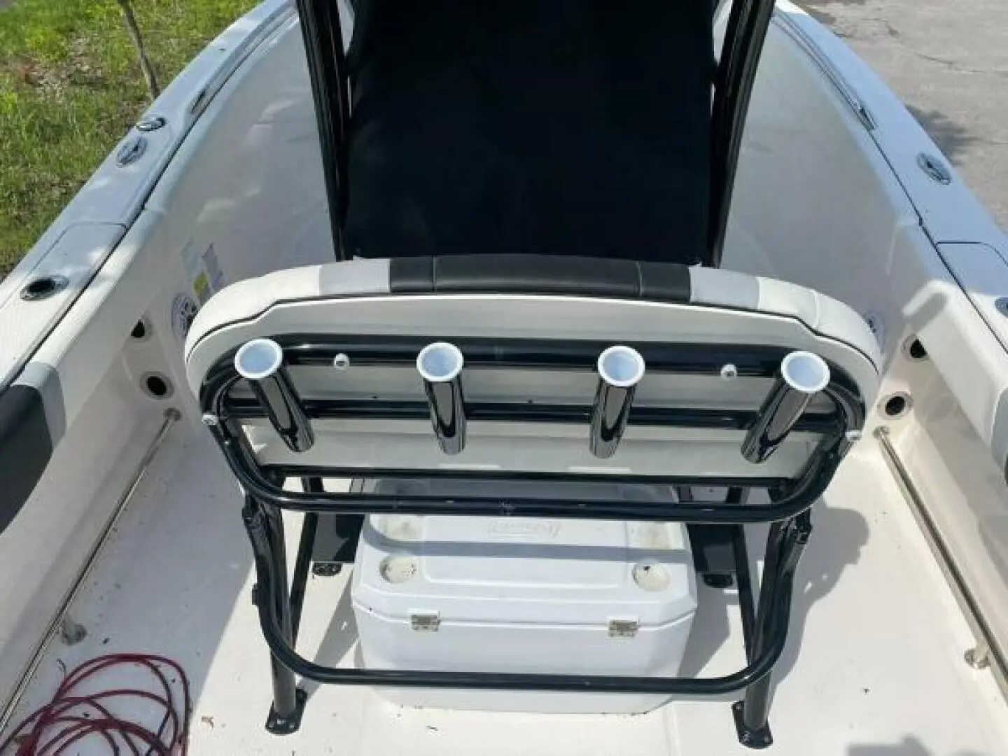 2022 Robalo r230 center console