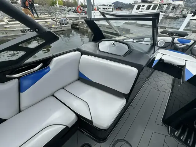 Axis Boats A24 Wake Research