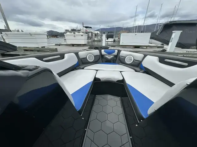 Axis Boats A24 Wake Research