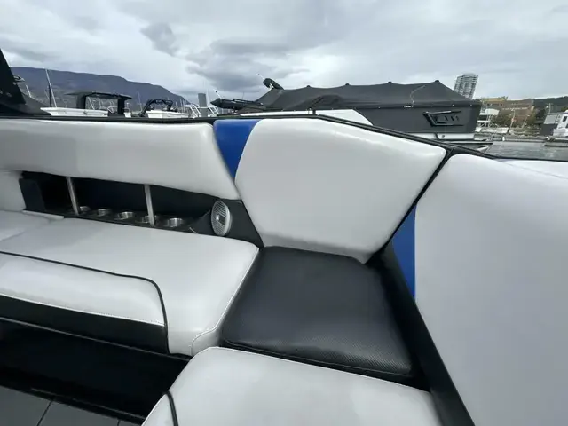 Axis Boats A24 Wake Research