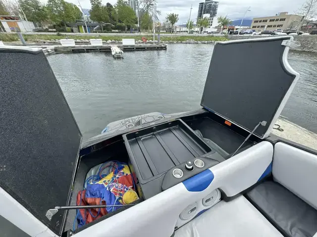 Axis Boats A24 Wake Research