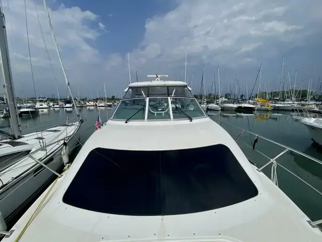 Cruisers Yachts 455 Express