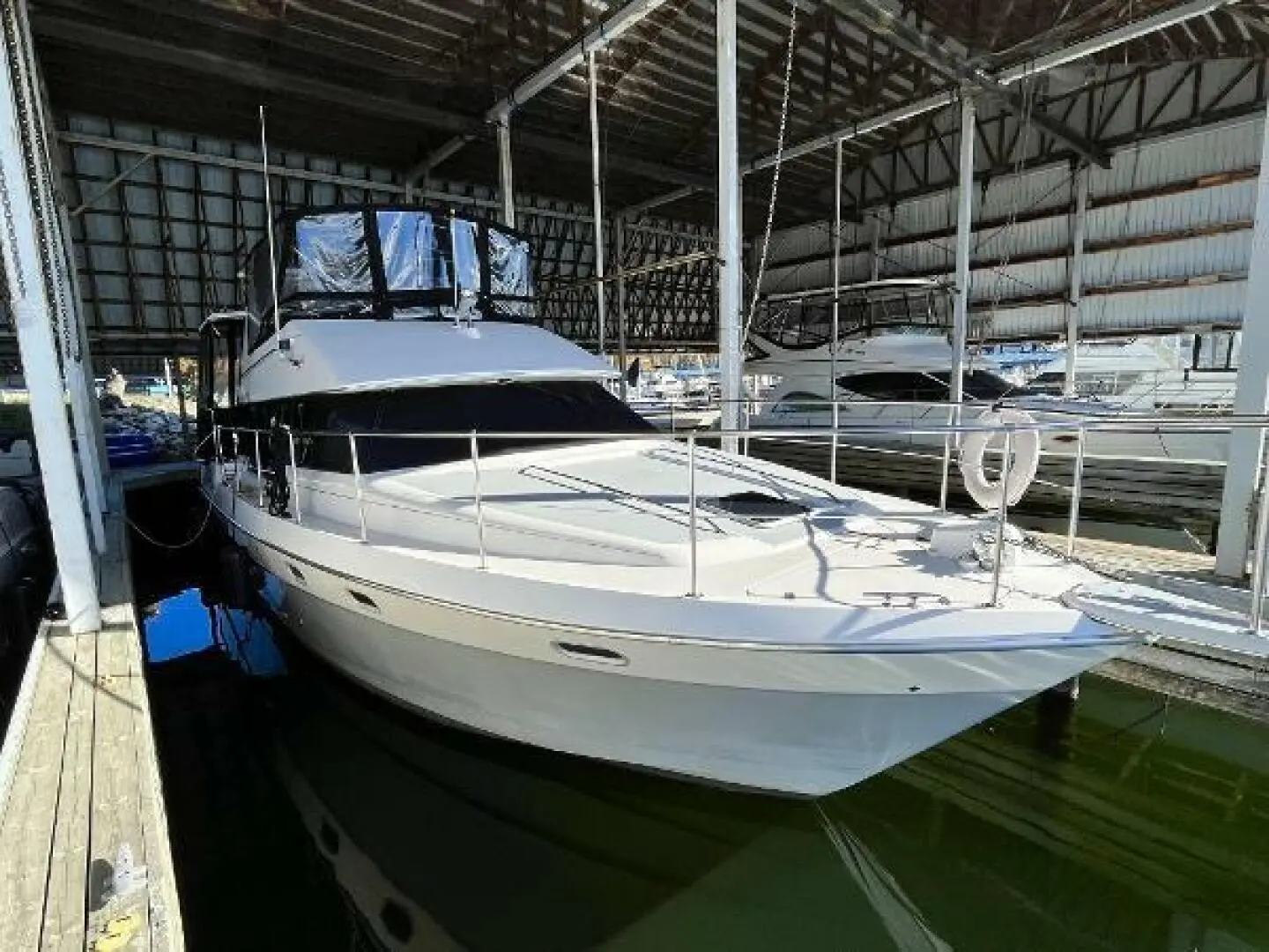 1990 Bayliner 4387 motor yacht