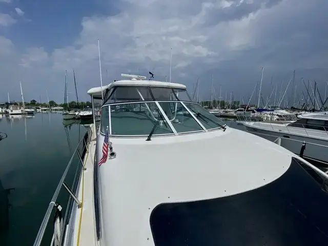 Cruisers Yachts 455 Express