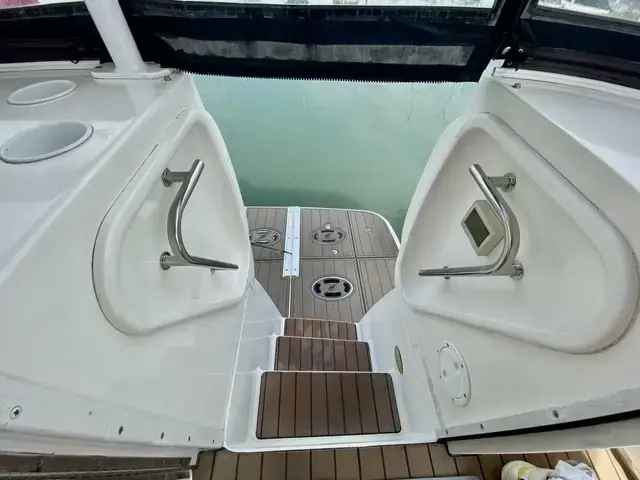 Cruisers Yachts 455 Express