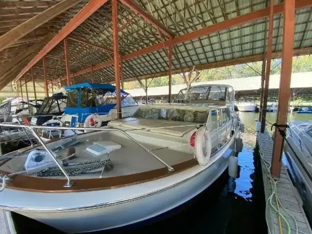 Chris Craft 42 Commander