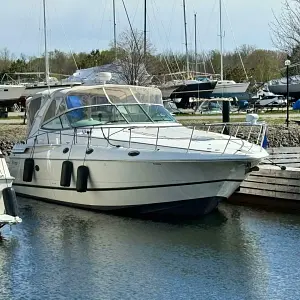 1997 Cruisers Yachts 4270 Esprit