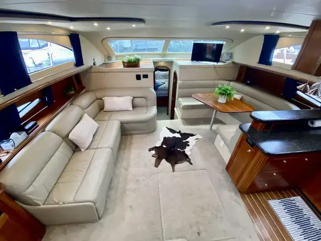 Cruisers Yachts 455 Express