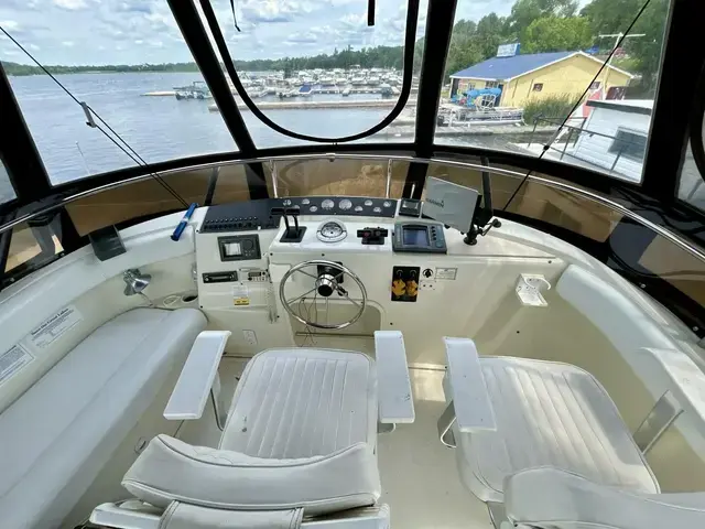 Silverton 41 Motor Yacht