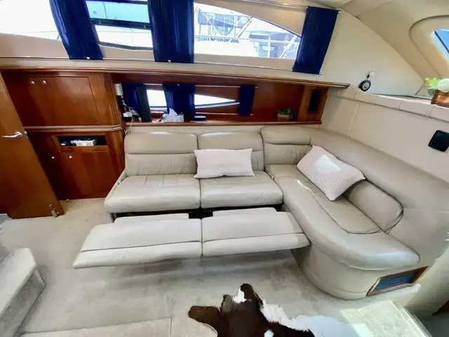 Cruisers Yachts 455 Express