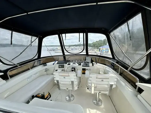 Silverton 41 Motor Yacht