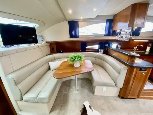 Cruisers Yachts 455 Express