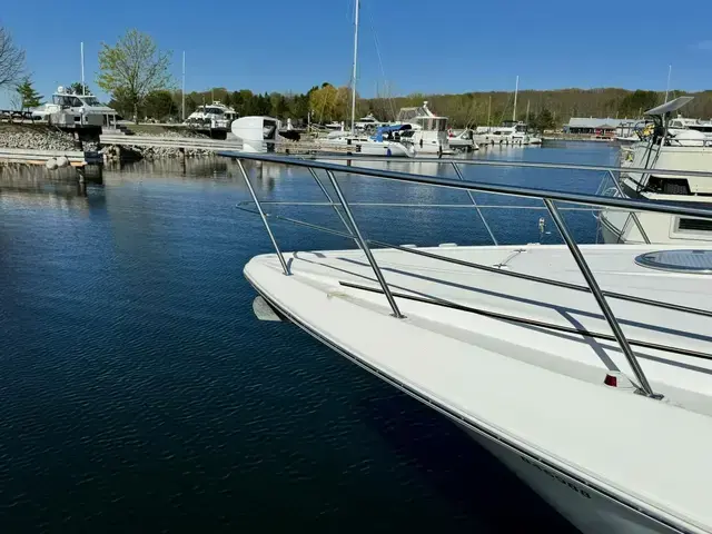 Cruisers Yachts 4270 Esprit