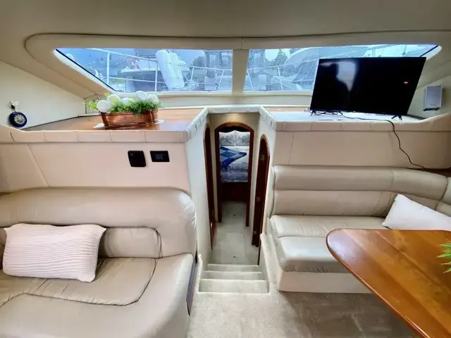 Cruisers Yachts 455 Express