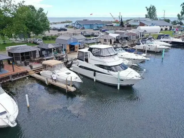 Carver 41 Cockpit Motor Yacht