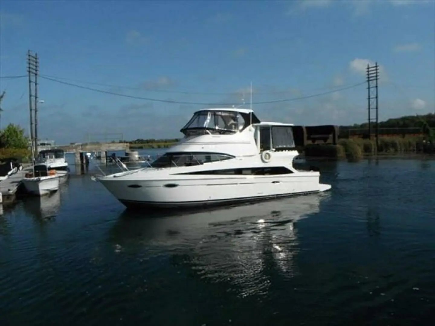 2009 Carver 41 cockpit motor yacht