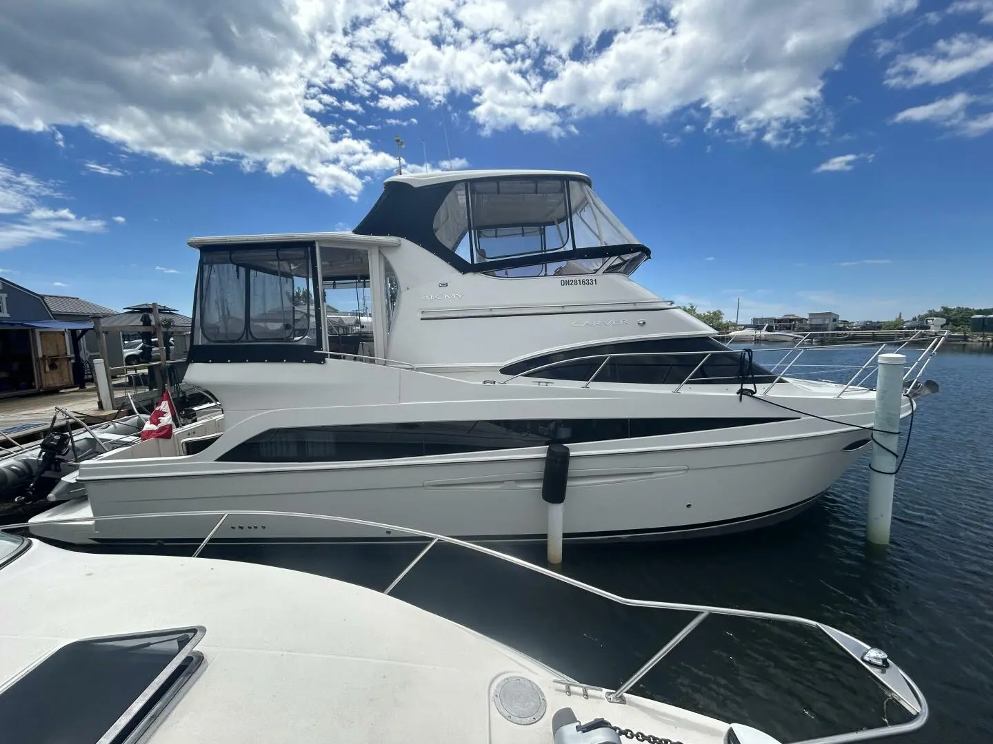 2009 Carver 41 cockpit motor yacht