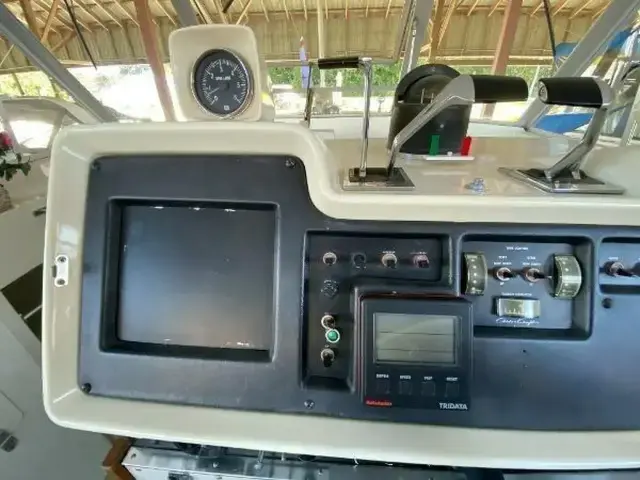 Chris Craft 42 Commander