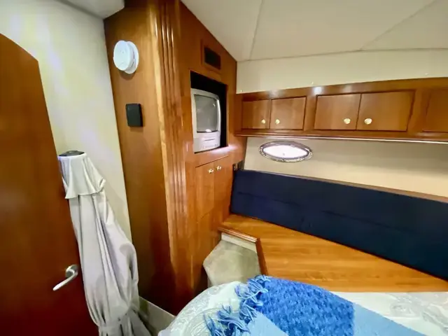 Cruisers Yachts 455 Express