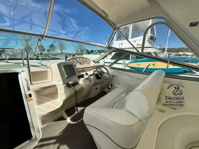 Cruisers Yachts 4270 Esprit