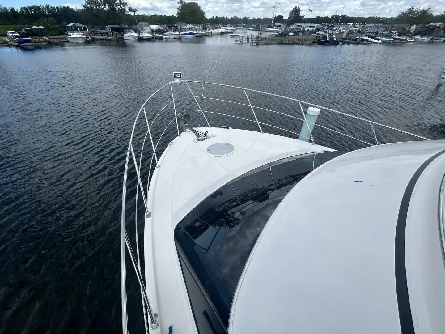 2009 Carver 41 cockpit motor yacht